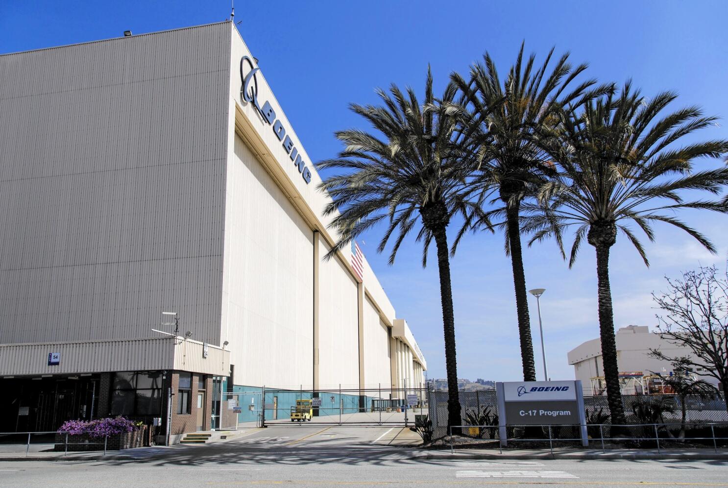 Boeing C17 Globemaster Facility – facade recladding project