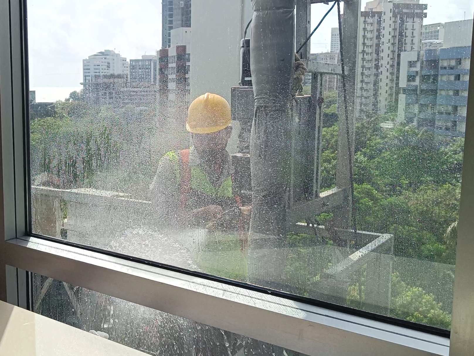 Non-destructive field testing of an existing building facade